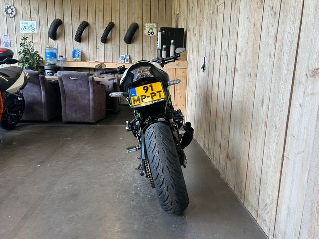 kawasaki - z900