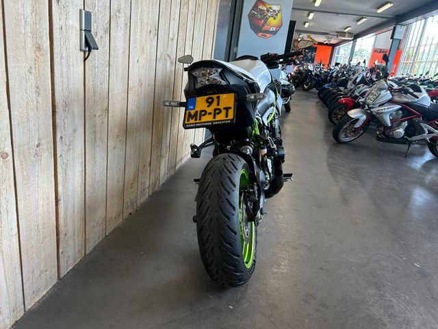 kawasaki - z900