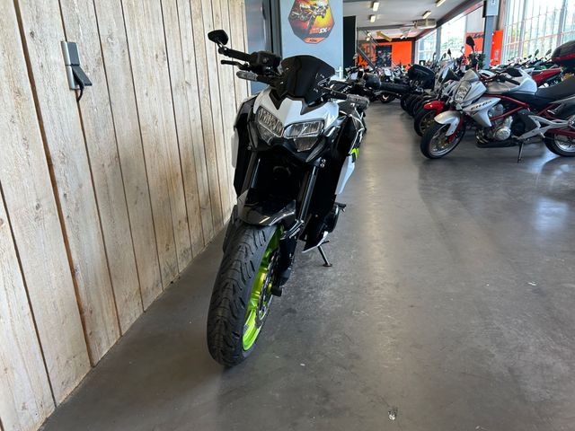 kawasaki - z900