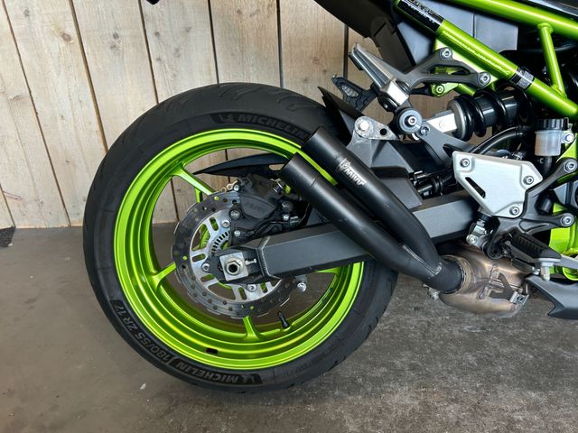 kawasaki - z900