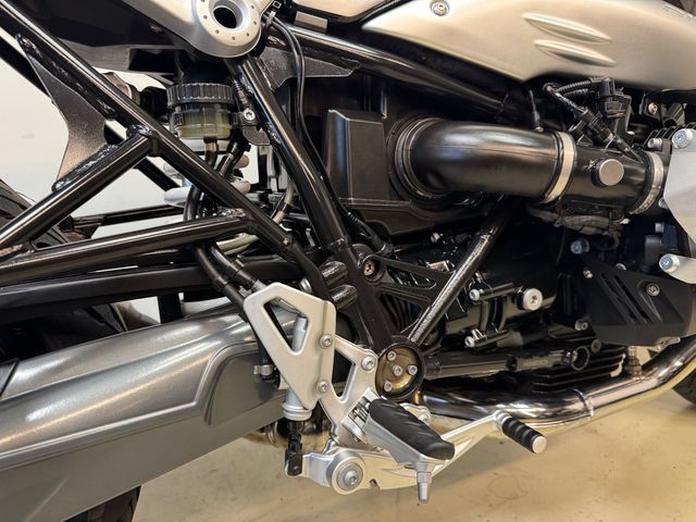 bmw - r-nine-t
