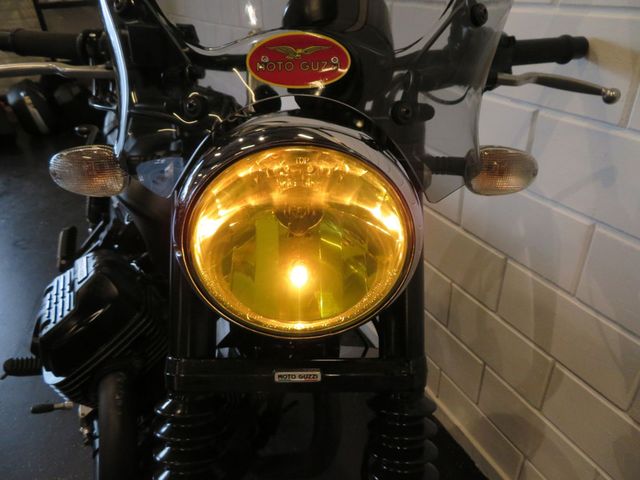 moto-guzzi - v-9-bobber-sport