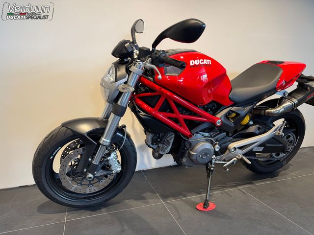 ducati - monster-696