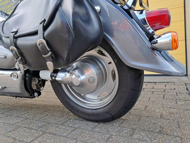 suzuki - vl-1500-lc-intruder