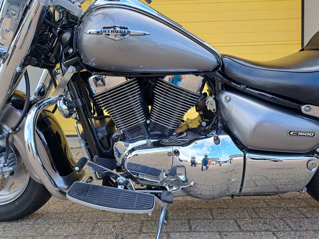 suzuki - vl-1500-lc-intruder