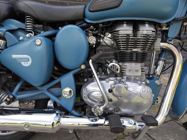 royal-enfield - classic-500