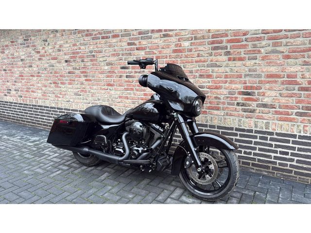 harley-davidson - cvo-street-glide