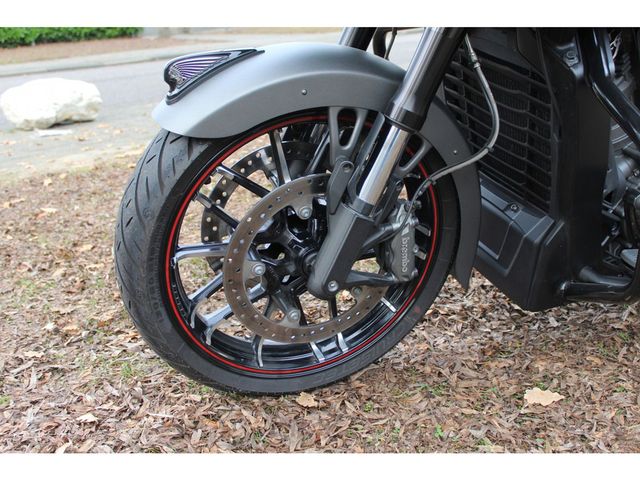 indian - challenger-dark-horse