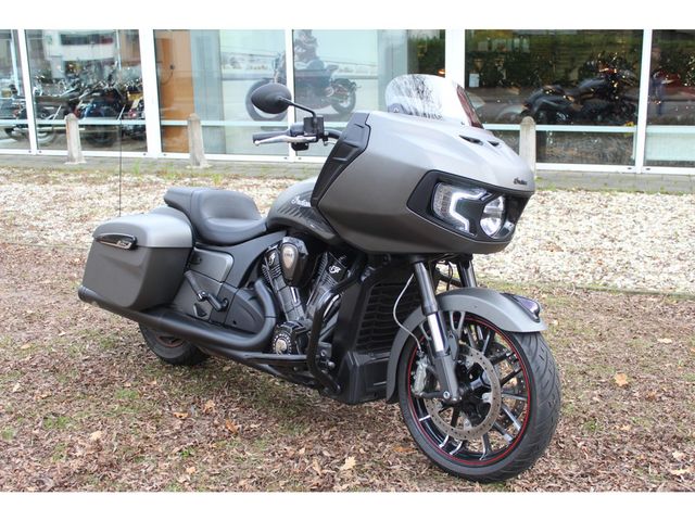 indian - challenger-dark-horse