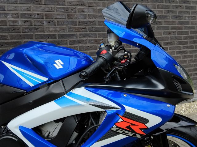 suzuki - gsx-r-750