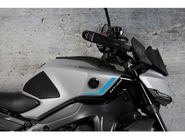 yamaha - mt-09-y-amt