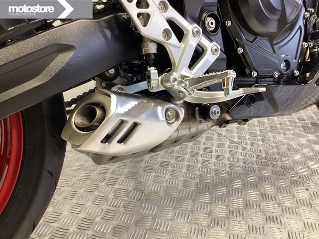 suzuki - gsx-8tt