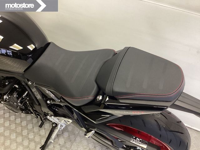 suzuki - gsx-8tt