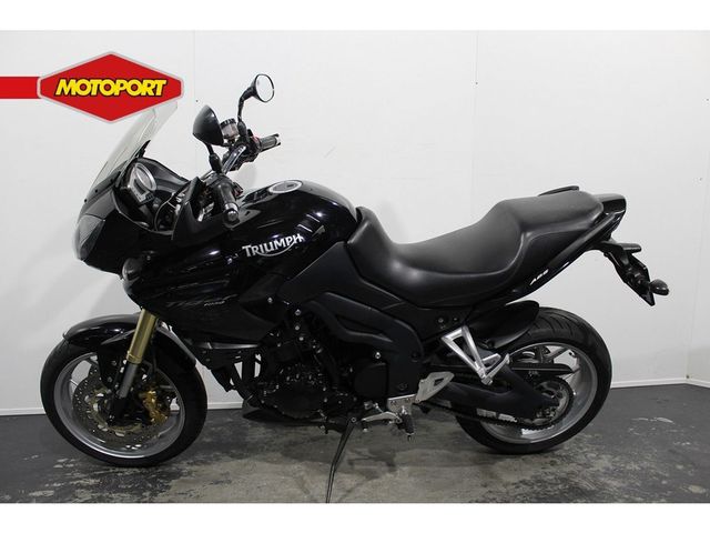 triumph - tiger-1050