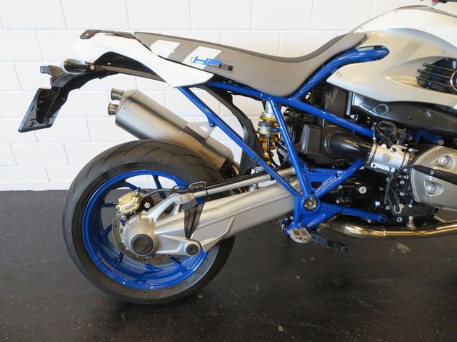 bmw - hp-2-megamoto