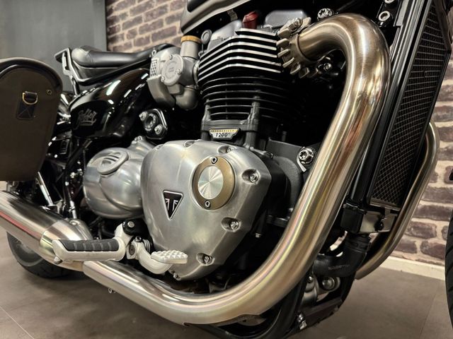 triumph - bonneville-bobber