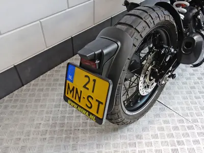 HUSQVARNA SVARTPILEN 401 – foto 4