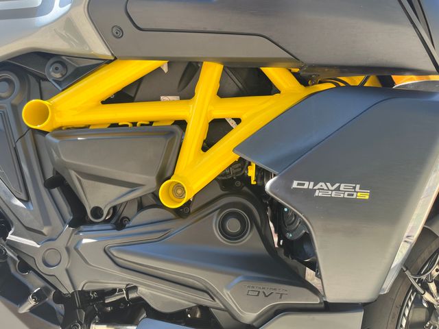 ducati - diavel-1260-s