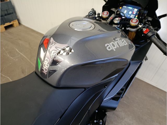 aprilia - rsv-4-1100
