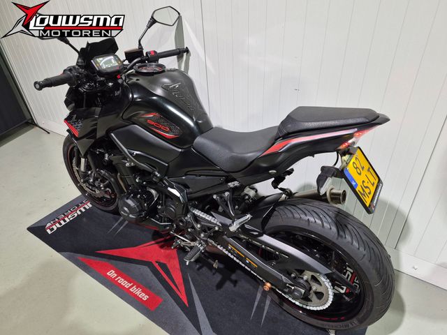 kawasaki - z900