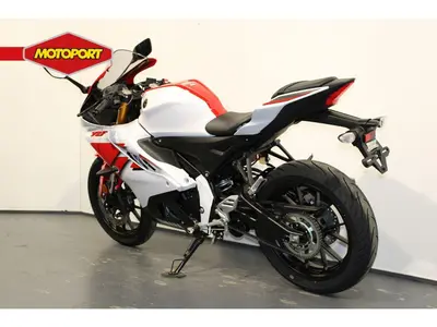 YAMAHA YZF R 125 – foto 4