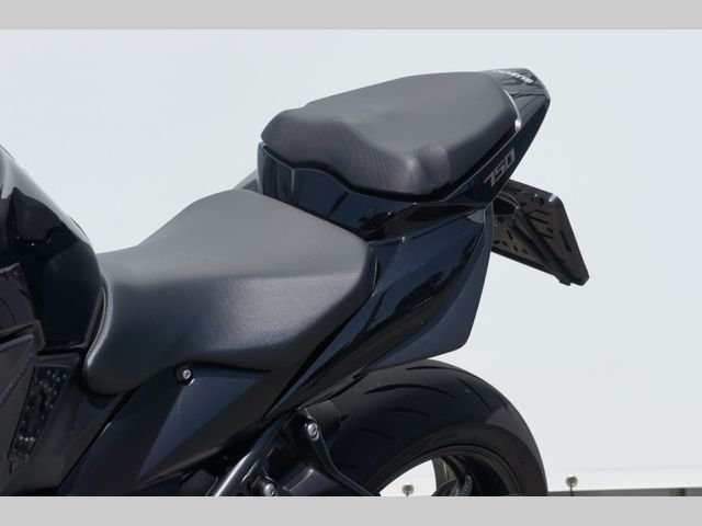 suzuki - gsr-750-a