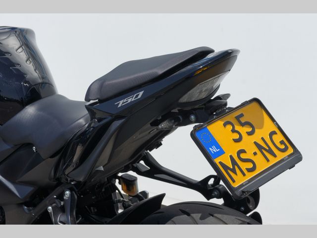 suzuki - gsr-750-a