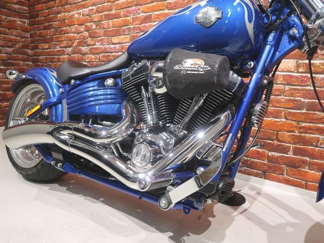 harley-davidson - rocker-c-fxcwc