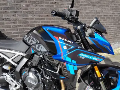 SUZUKI GSX-8S – foto 3