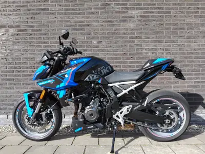 SUZUKI GSX-8S – foto 2