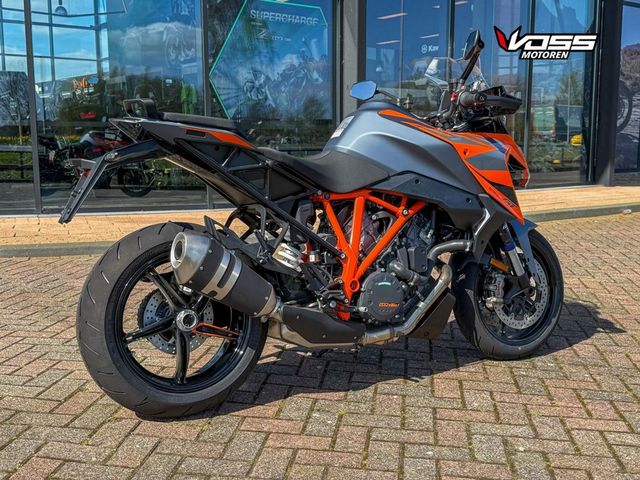 ktm - 1290-super-duke-gt