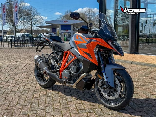 ktm - 1290-super-duke-gt