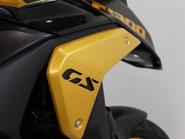 bmw - r-1300-gs-adventure-aurum-edition
