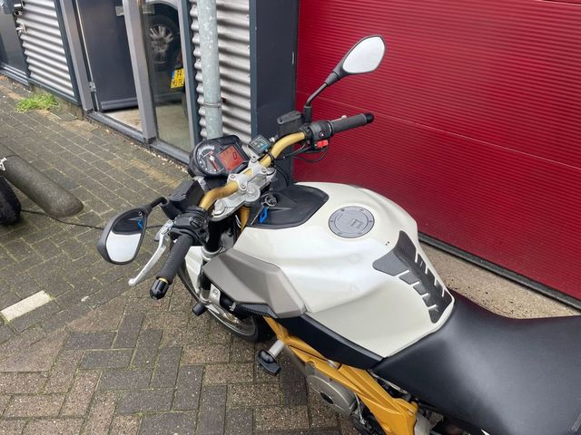 aprilia - sl-750-shiver