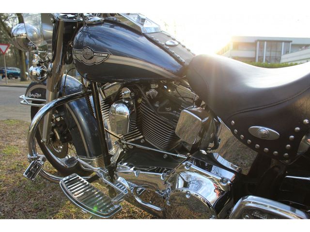 harley-davidson - heritage-softail