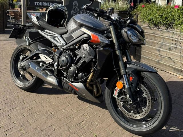 triumph - street-triple-rs