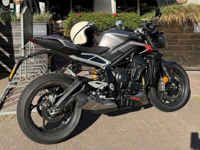 triumph - street-triple-rs