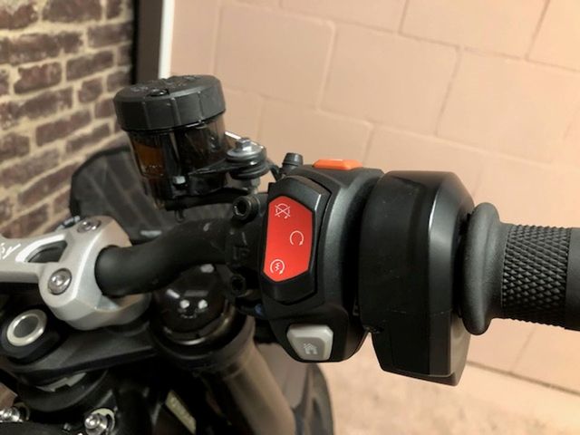 triumph - street-triple-rs