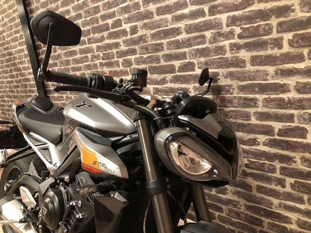 triumph - street-triple-rs