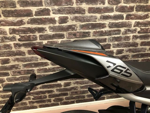 triumph - street-triple-rs