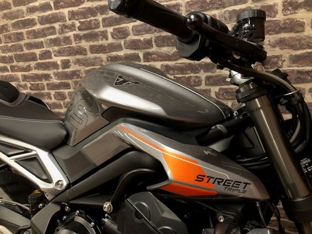 triumph - street-triple-rs