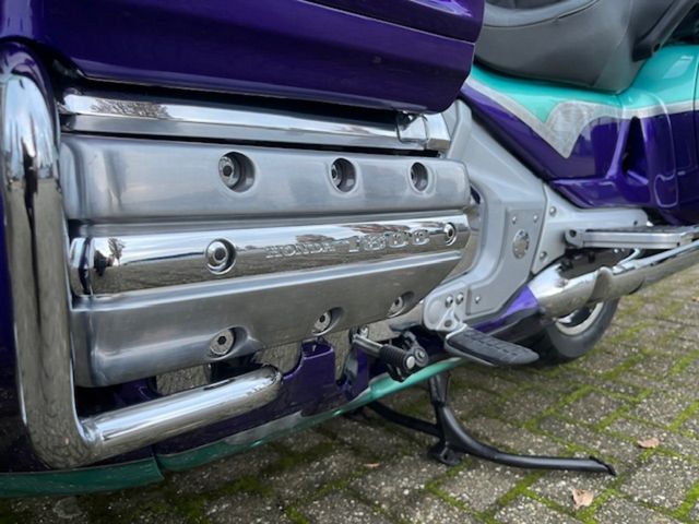 honda - gl-1800-goldwing