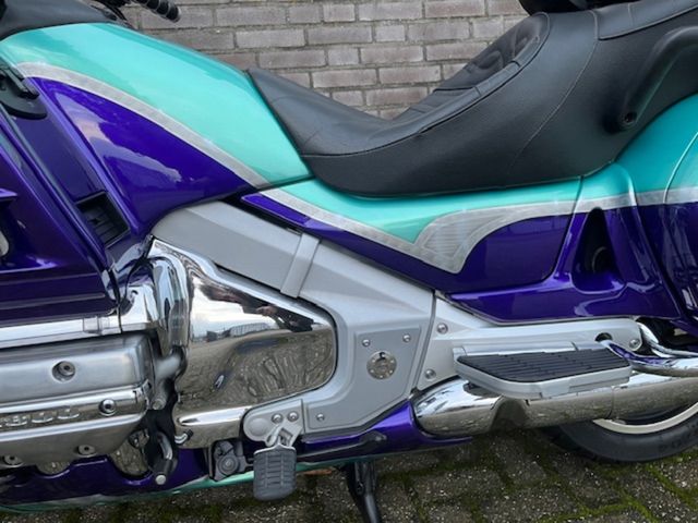 honda - gl-1800-goldwing
