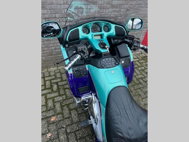 honda - gl-1800-goldwing