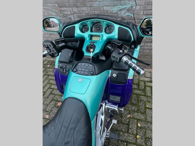 honda - gl-1800-goldwing