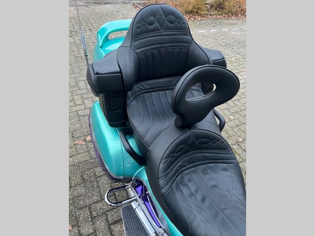 honda - gl-1800-goldwing
