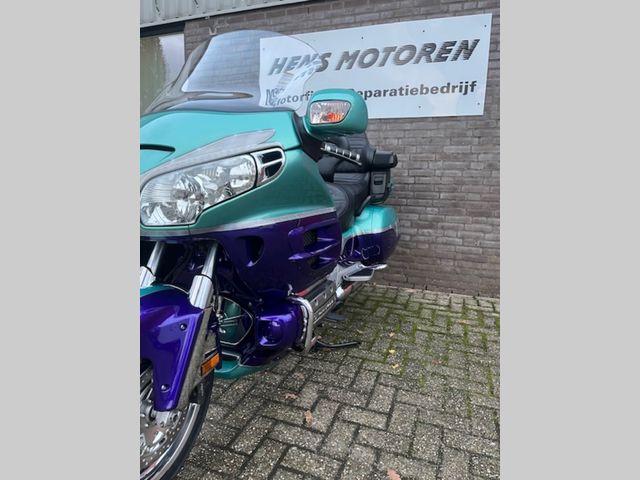 honda - gl-1800-goldwing