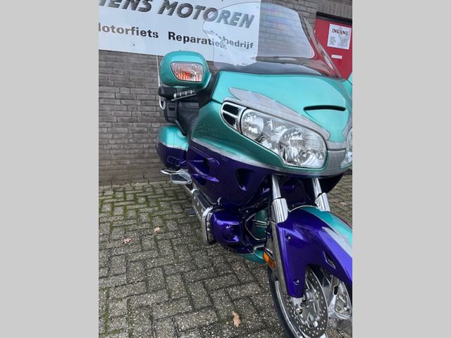 honda - gl-1800-goldwing