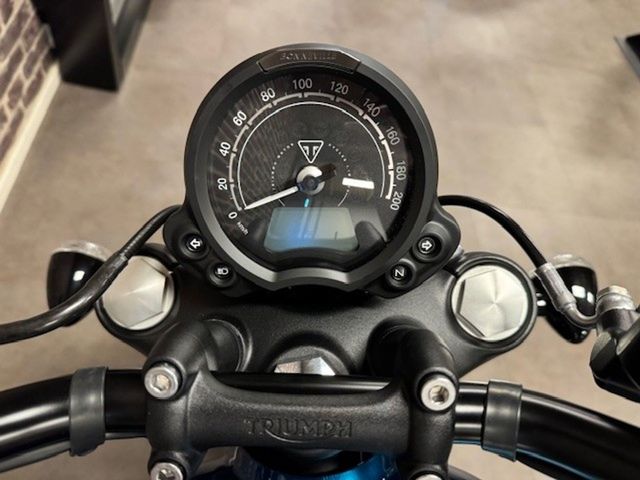 triumph - bonneville-bobber