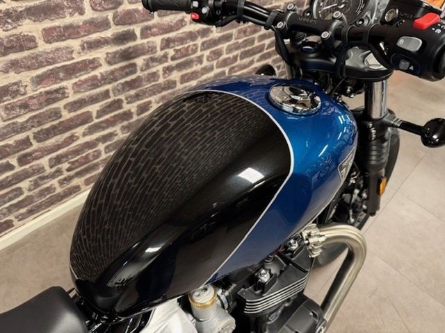 triumph - bonneville-bobber